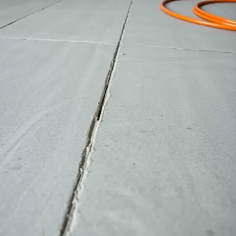 Frezowanie pod ogrzewanie podłogowe czy warto